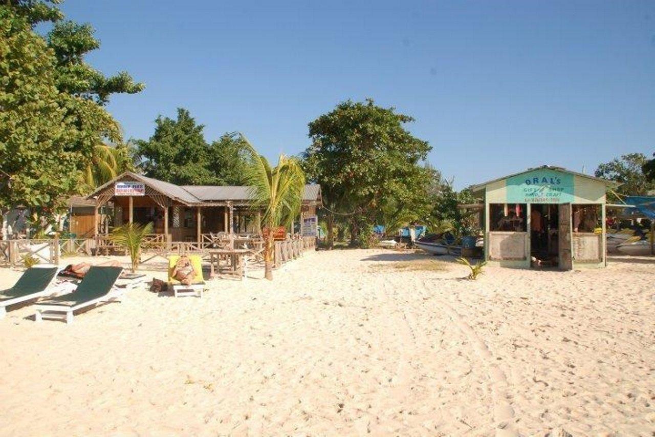 Hidden Paradise Resort Hotel 네그릴 외부 사진